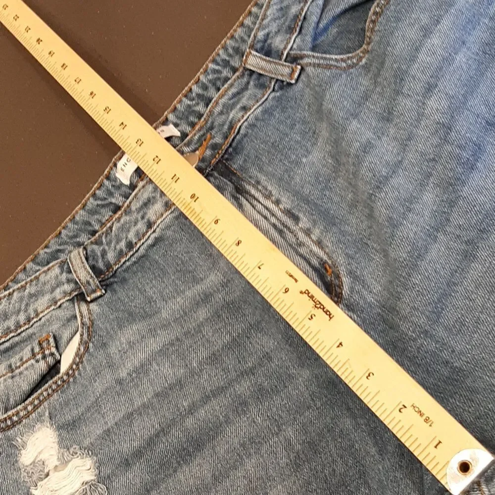 Encore Distressed Jeans Jr sz 15